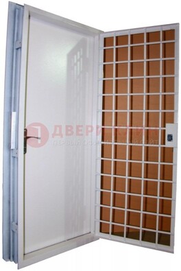 Белая стальная бронированная дверь с нитроэмалью ДБ-7 в Ступино