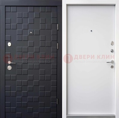 Темная входная дверь с белой МДФ внутри ДМ-222 в Мурманске