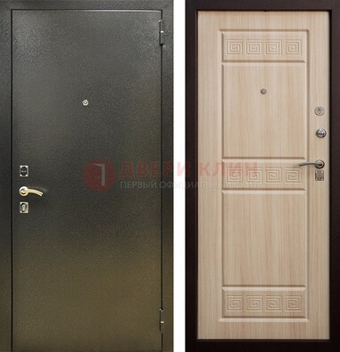 Железная темно-серая дверь с порошковым напылением и МДФ с резьбой ДП-276 в Мурманске