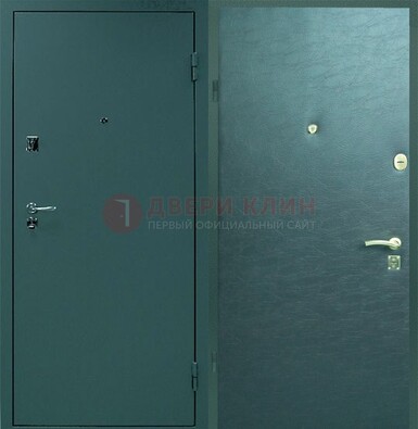 Зеленая стальная дверь с порошковым покрытием ДП-93 в Мурманске