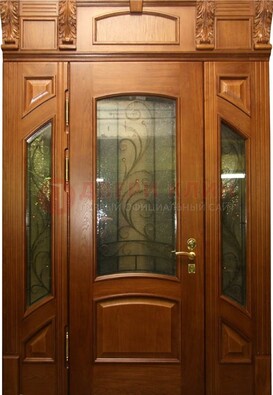 Парадная дверь со стеклянными вставками и ковкой ДПР-36 для дома в Мурманске