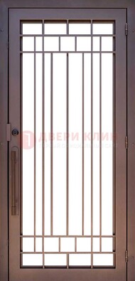 Стальная решетчатая дверь в коричневом цвете ДР-12 в Мурманске