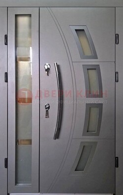 Серая железная дверь для дома со стеклом ДС-17 в Мурманске