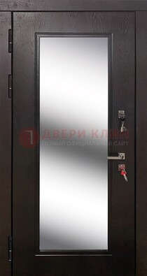 Коричневая железная дверь со стеклом для дома ДС-23 в Мурманске