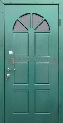 Зеленая стальная дверь со стеклом для дома ДС-28 в Мурманске