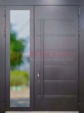 Чёрная двухстворчатая металлическая дверь со стеклом ДС-60 в Мурманске