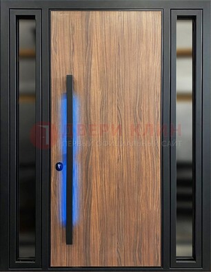 Коричневая металлическая дверь со стеклом ДС-69 в Мурманске