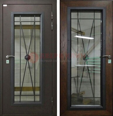 Коричневая железная дверь со стеклом для частного дома ДС-8 в Мурманске
