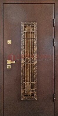 Металлическая дверь с порошковым напылением со стеклом и ковкой ДСК-110 в Мурманске