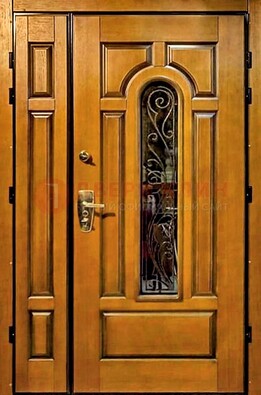 Распашная металлическая дверь со стеклом и ковкой для дома ДСК-152 в Мурманске