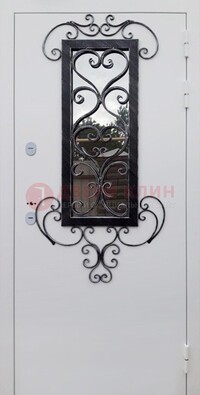 Белая уличная дверь Порошок со стеклом и ковкой ДСК-222 в Мурманске