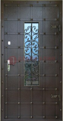 Стальная дверь со стеклом и ковкой ДСК-84 с утеплением в Мурманске