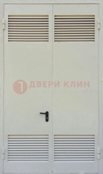 Белая металлическая противопожарная дверь с вентиляционной решеткой ДТ-6 в Мурманске
