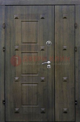 Железная двухстворчатая филенчатая дверь с виноритом ДВТ-143 в Мурманске