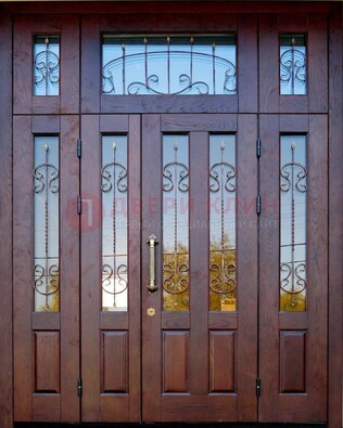 Коричневая парадная дверь с виноритом и ковкой ДВТ-168 в Мурманске